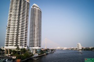 Przepływająca przez Bangkok rzeka Chao Phraya stanowi świetną alternatywę dla drogowego transportu publicznego...
